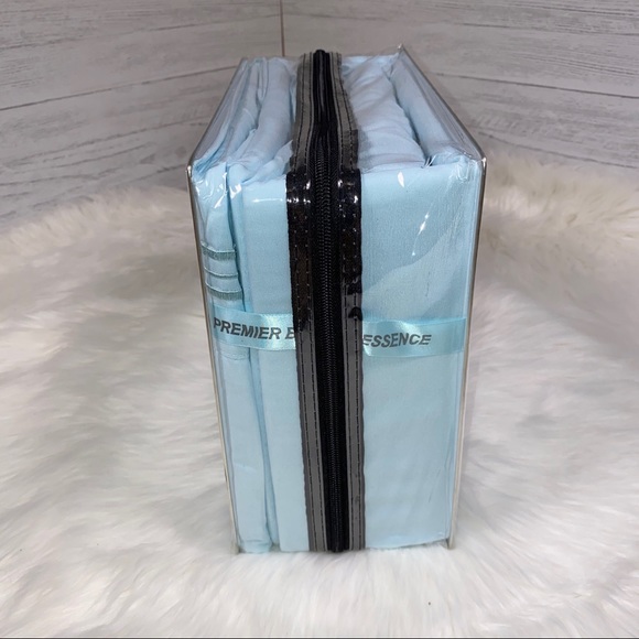 ✨FINAL STOCK✨King 4pc Ice Blue Bedsheets - Picture 3 of 7